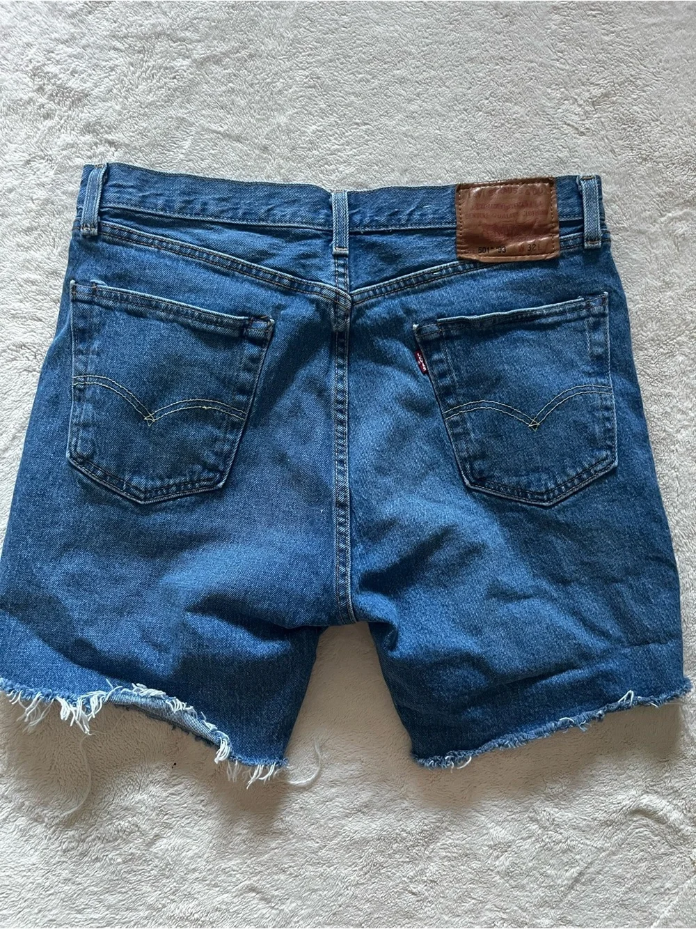 Levi’s Premium 501 ’93 Straight Men’s Denim Cutoff Shorts – W32 – Medium Wash